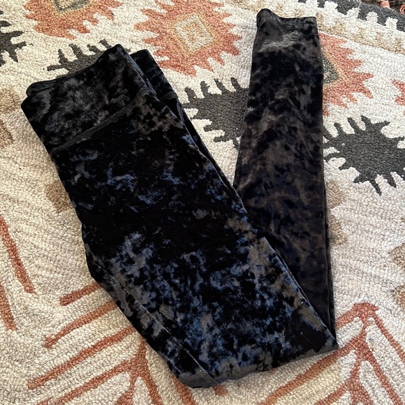 Victorias Secret PINK Ultimate Yoga Flat Leggings Velour Velvet Black - Picture 1 of 4